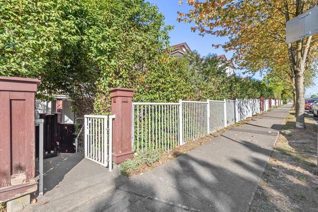 102 - 5355 Boundary Rd, Condo with 2 bedrooms, 1 bathrooms and 1 parking in Vancouver BC | Image 24