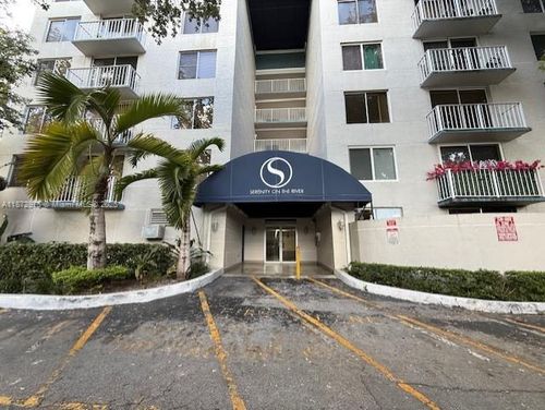 apt-313-1720 Nw North River Dr, Miami, FL, 33125-2360 | Card Image