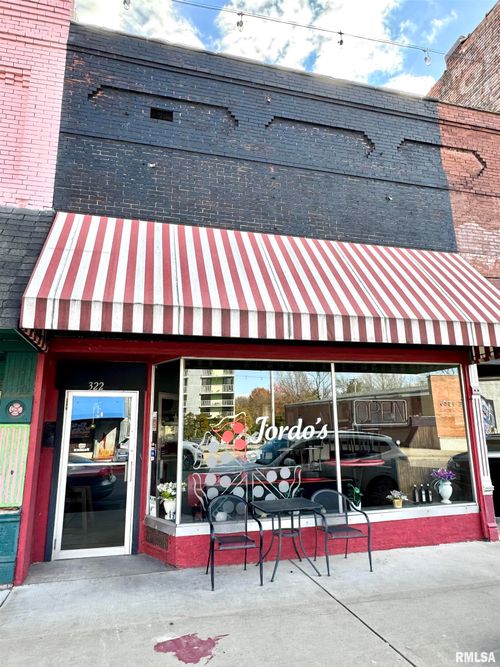 322 S Main St, Anna, IL, 62906-1242 | Card Image