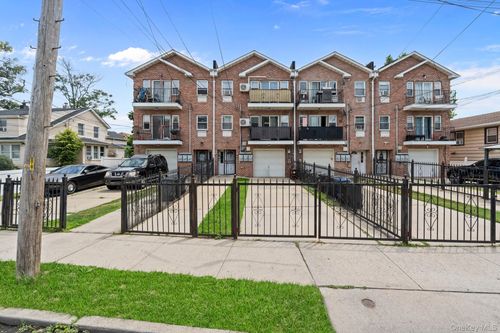 1076 Gipson St, Far Rockaway, NY, 11691-2451 | Card Image
