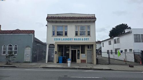 6246 6246 3rd St, San Francisco, CA, 94124 | Card Image