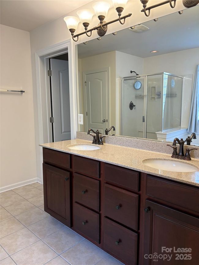 Primary Bath | Image 17