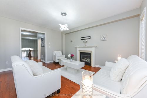 5 Amy Ave, Brampton, ON, L6P3L7 | Card Image