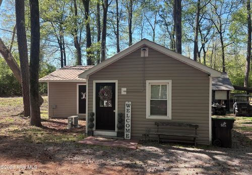 390 Phillips Hill Rd, Conway, NC, 27820-9354 | Card Image