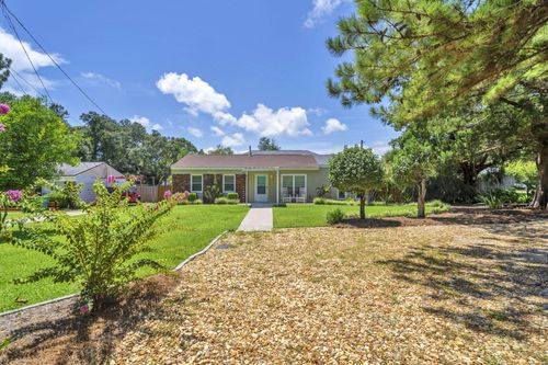 57 7th St, SHALIMAR, FL, 32579-1837 | Card Image