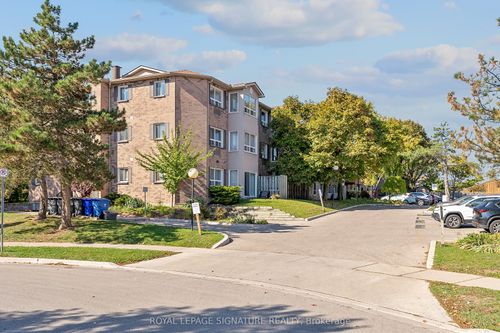 110-30 Hugo Cres, Kitchener, ON, N2M3Z2 | Card Image