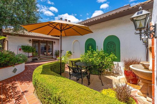 375 Las Casitas Ct, Sonoma, CA, 95476-5769 | Card Image
