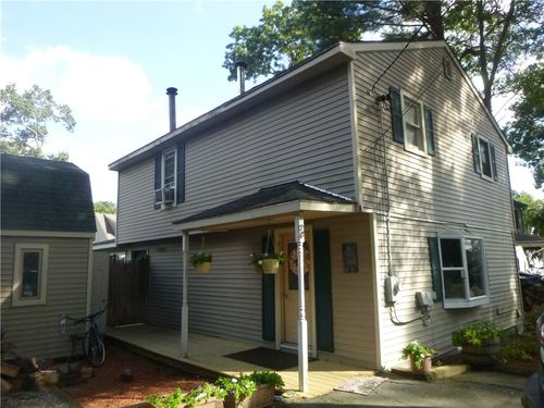 62 Centre Rd, Chepachet, RI, 02814-1223 | Card Image