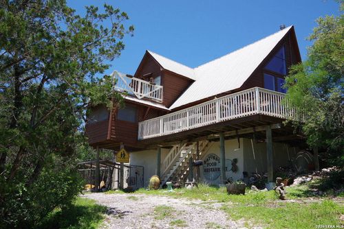 620 County Road 242, Hondo, TX, 78861 | Card Image