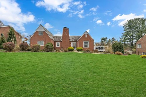 125 Oakville Rd, Beaver Falls, PA, 15010-1207 | Card Image