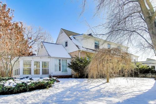 600 Riverwoods Rd, Mettawa, IL, 60045-2551 | Card Image