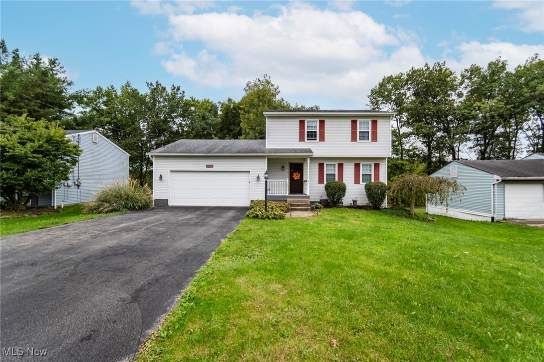 Oakview Dr, Girard, OH 44420