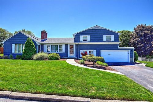 62 Meadowcrest Dr, Cumberland, RI, 02864-6425 | Card Image