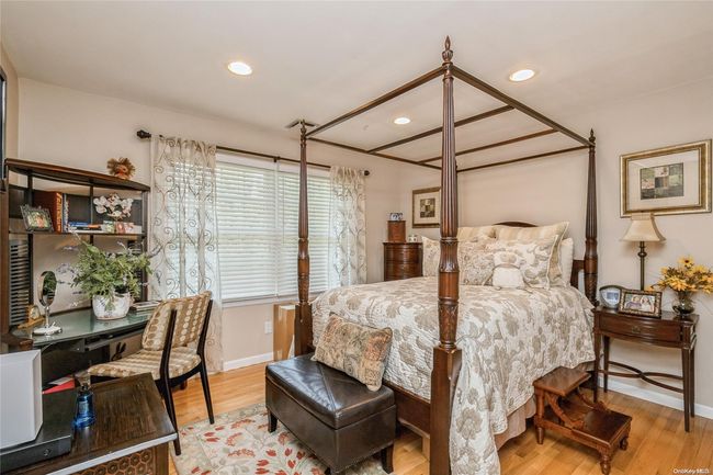 821 Peconic St, House other with 3 bedrooms, 2 bathrooms and null parking in Ronkonkoma NY | Image 14