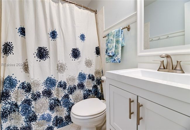 APT-17L - 45 Folly Field Rd, Condo with 2 bedrooms, 2 bathrooms and null parking in Hilton Head Island SC | Image 15