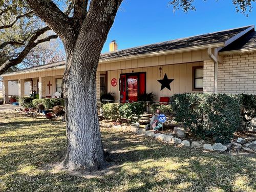 113 Bogey Cir, Comanche, TX, 76442-9766 | Card Image