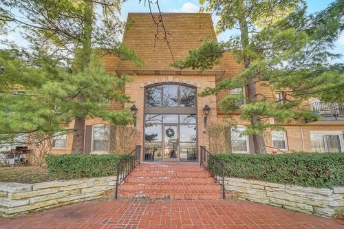 apt-134-1220 Park Ave W, Highland Park, IL, 60035-2241 | Card Image