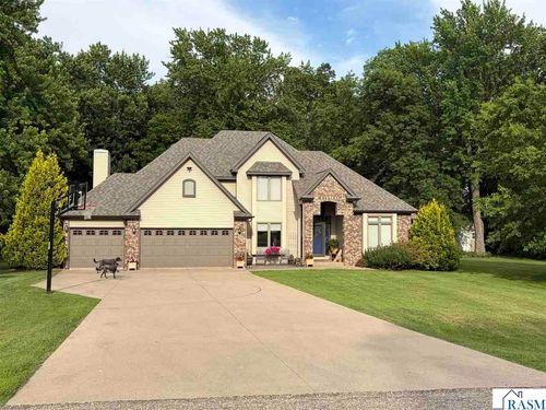 203 Country Club Dr, Mankato, MN, 56001-9369 | Card Image