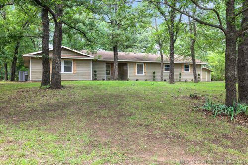 927 Rolling Wood Hills Dr, Durant, OK, 74701-1706 | Card Image