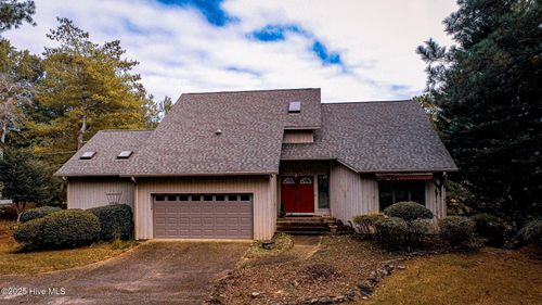 1050 Burning Tree Rd, Pinehurst, NC, 28374-9271 | Card Image
