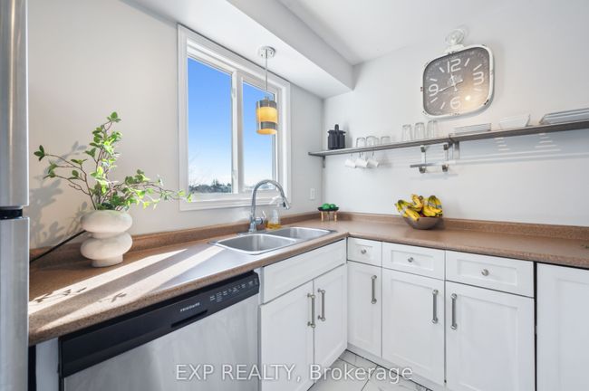 116 Dinison Cres, House attached with 3 bedrooms, 2 bathrooms and 3 parking in Kitchener ON | Image 11