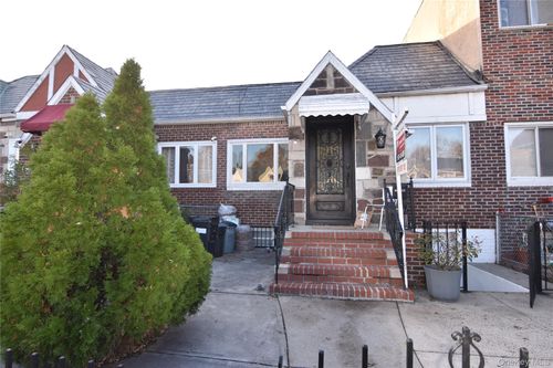 25 89th St, East Elmhurst, NY, 11369-1023 | Card Image