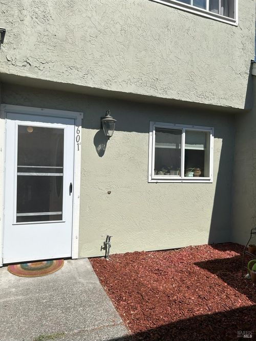 601 Racquet Club Circle, Rohnert Park, CA, 94928 | Card Image