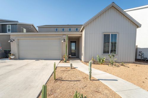 3235 E Howard Ave, Visalia, CA, 93292-3457 | Card Image