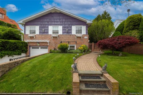 159 W Olive St, Long Beach, NY, 11561-3313 | Card Image