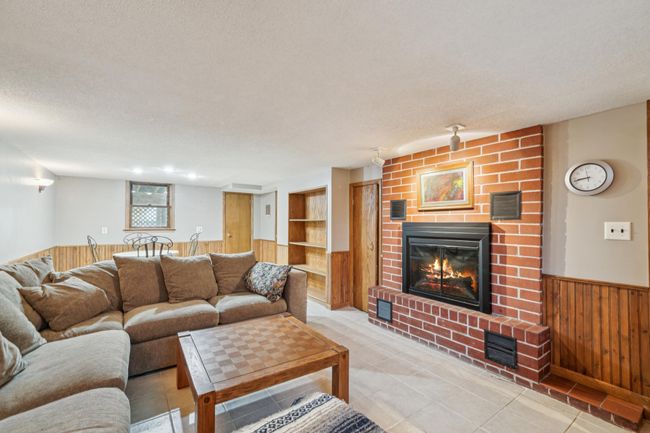 03_interior.jpg | Image 14