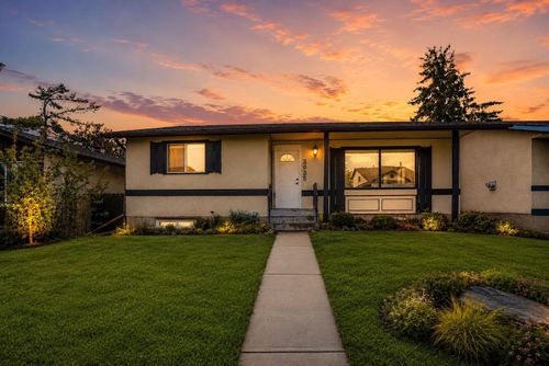 3935 14 Ave Ne, Calgary, AB, T2A4A5 | Card Image