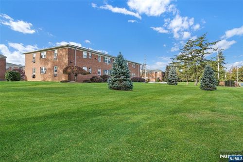 apt-2b-37 Knox Ter, Wayne, NJ, 07470-8045 | Card Image