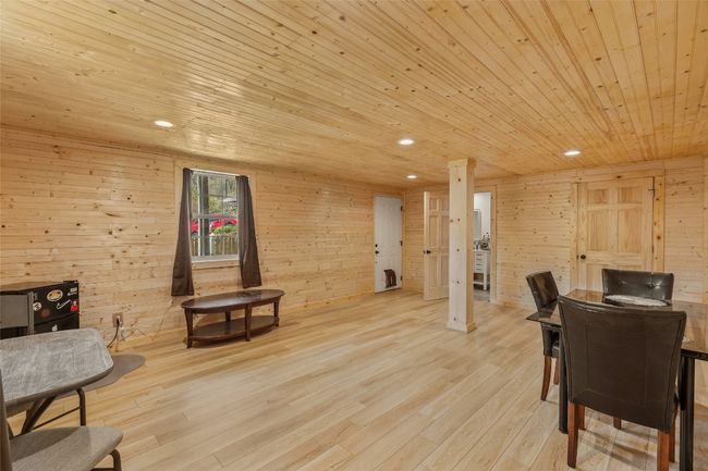 Family Room | Image 48