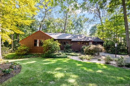 20 Huyler Rd, Setauket, NY, 11733-1310 | Card Image