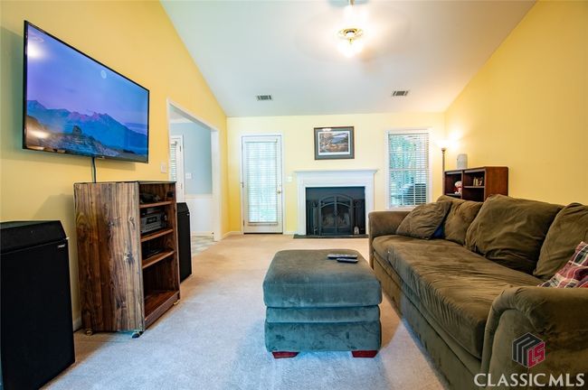 165 Spring Lake Dr, House other with 3 bedrooms, 2 bathrooms and 2 parking in Athens GA | Image 6