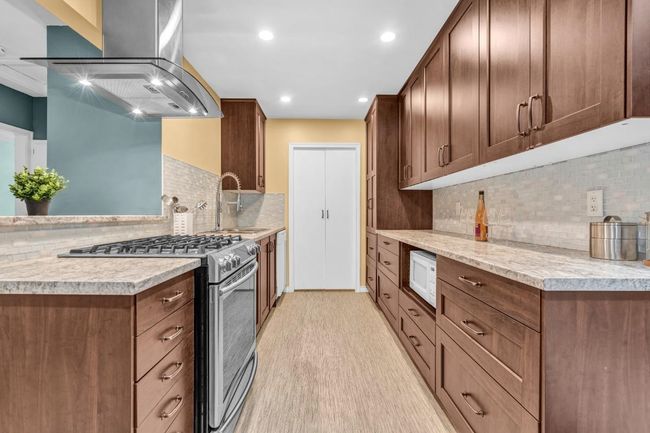 3356 Edinburgh St, House other with 2 bedrooms, 2 bathrooms and 4 parking in Port Coquitlam BC | Image 4