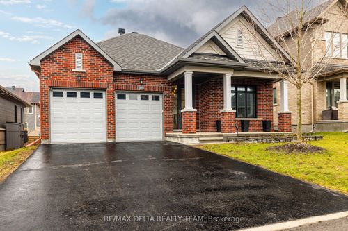 388 Trestle St, Manotick, ON, K4M0G4 | Card Image