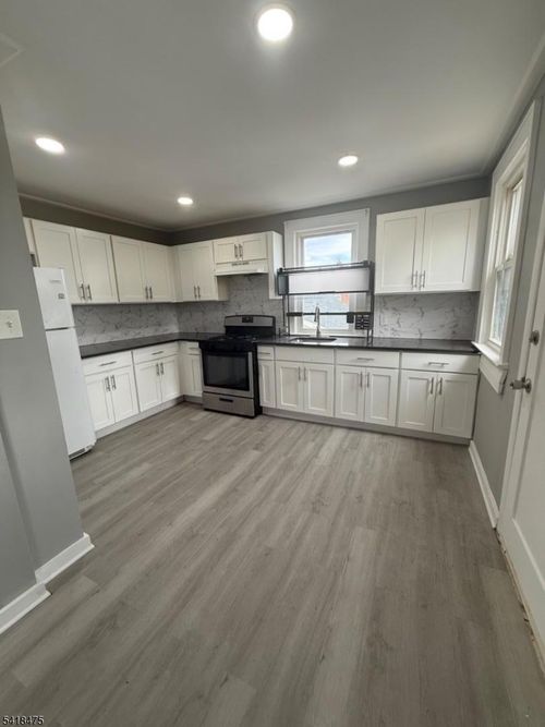 2-25 W 15th St, Linden, NJ, 07036-4607 | Card Image