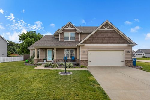 3001 Applewood Dr, Monticello, IL, 61856-8312 | Card Image