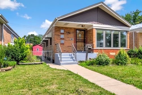 5853 Narragansett Ave, Chicago, IL, 60638-3406 | Card Image