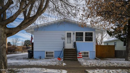506 8th Ave Sw, Mandan, ND, 58554-4031 | Card Image