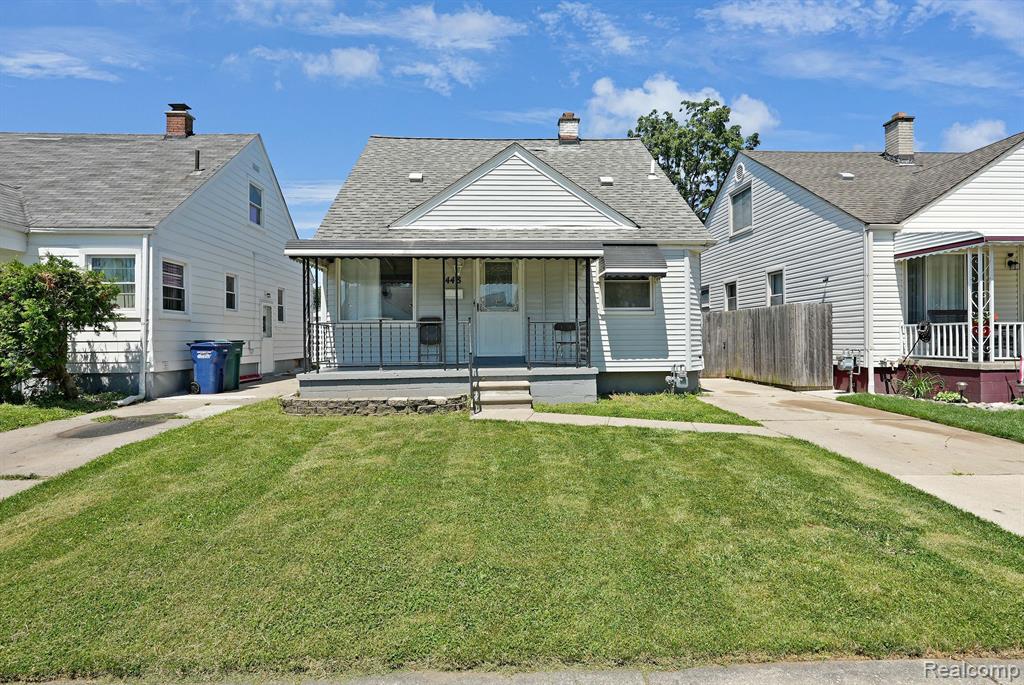 Garfield Ave, Lincoln Park, MI 48146