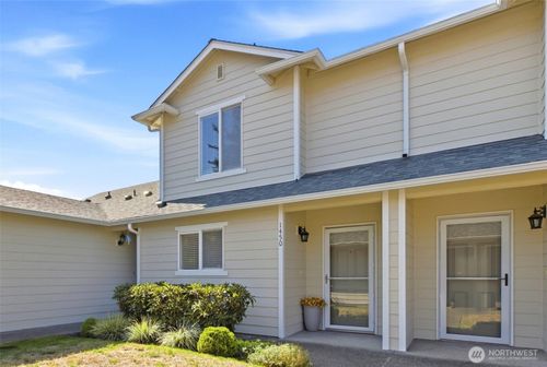 1450 Mountain View Dr, Enumclaw, WA, 98022-8233 | Card Image