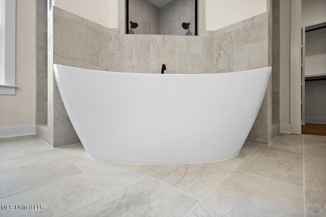 Primary bath | Image 29