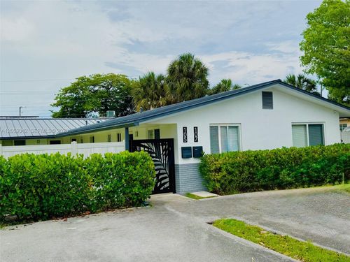 105-105-107 Ne 30th Ct, Wilton Manors, FL, 33334 | Card Image