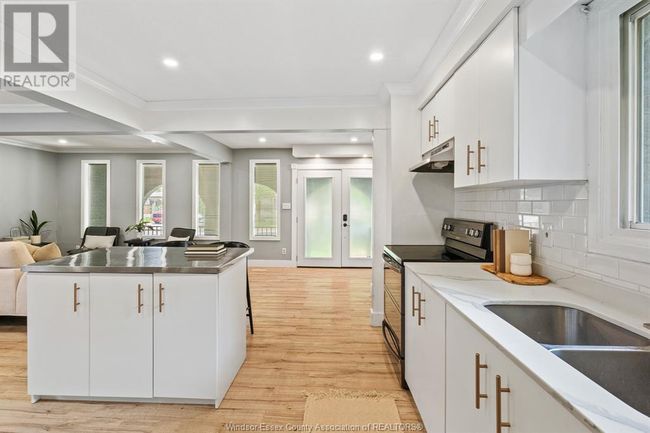 1361 Isabelle Pl, Home with 5 bedrooms, 2 bathrooms and null parking in Windsor ON | Image 20