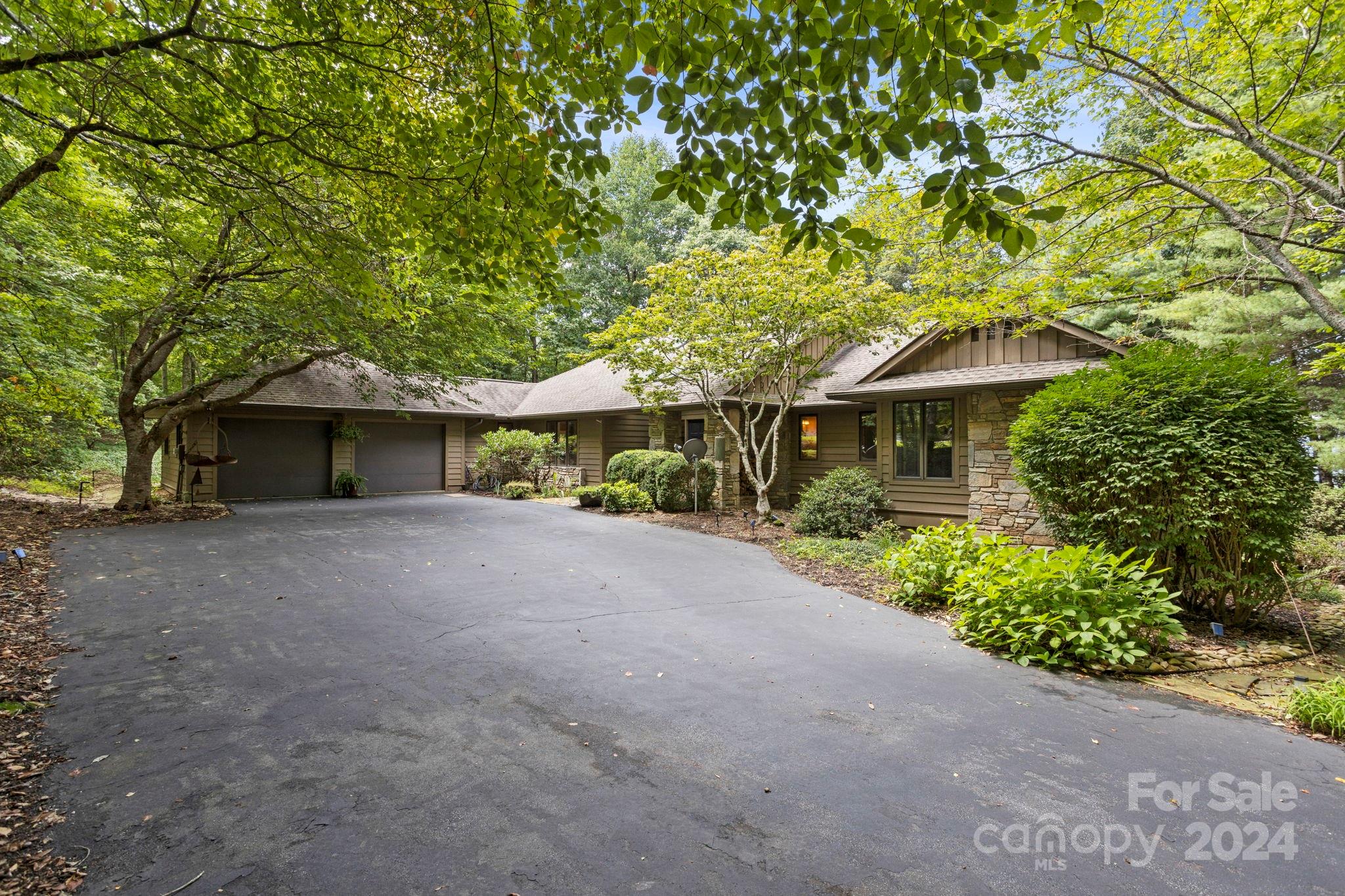 Poplar Loop Dr, Flat Rock, NC 28731