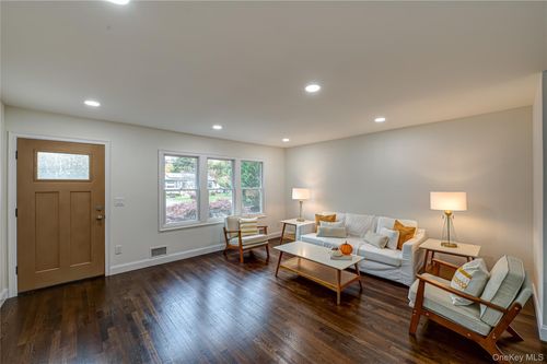 12 Rivera Ln, West Sayville, NY, 11796-1514 | Card Image