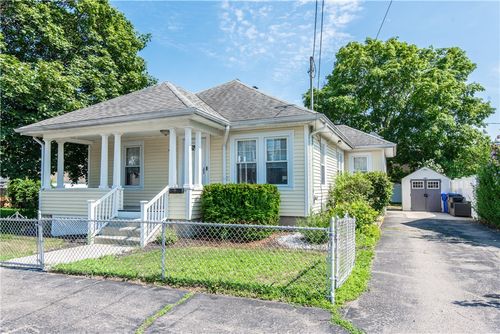 35 Bristol Ave, Pawtucket, RI, 02861-2117 | Card Image