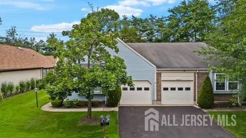 b-15 Betsy Ross Dr, Monroe, NJ, 08831-5432 | Card Image